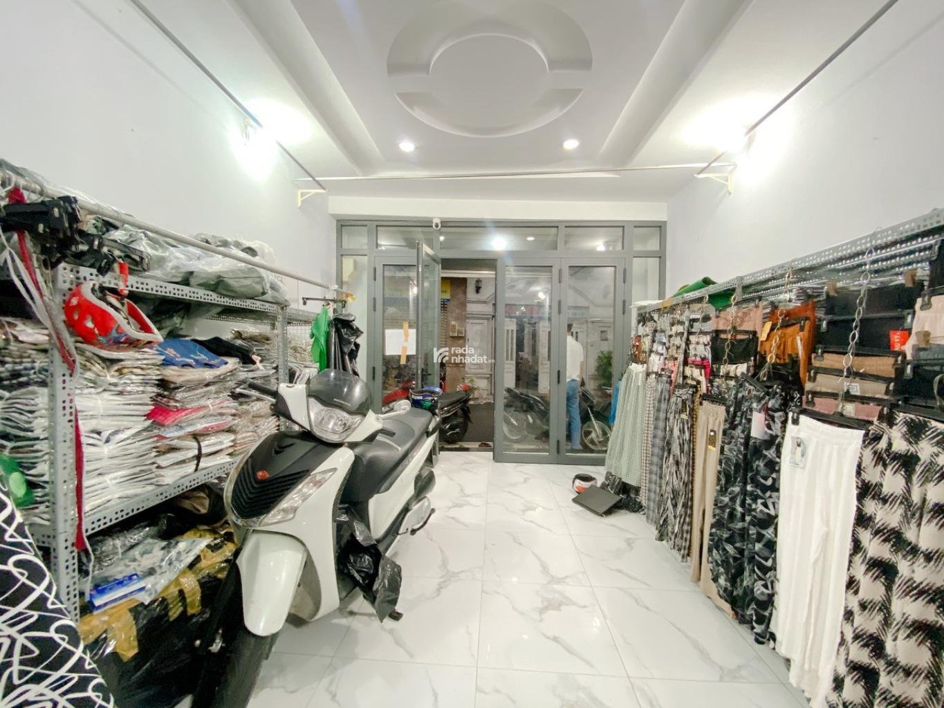 MẶT TIỀN KINH DOANH SẦM UẤT - NGAY LẠC LONG QUÂN & HỒNG LẠC -