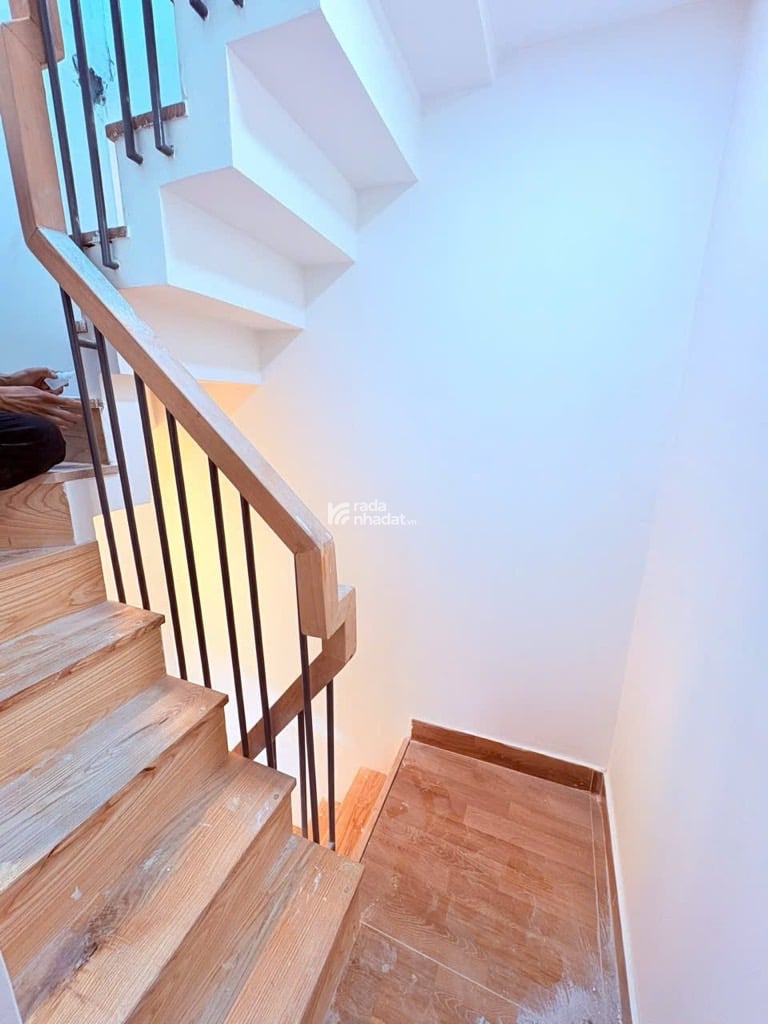 HẺM XE HƠI THÀNH MỸ, TÂN BÌNH, 3 TẦNG MỚI Ở NGAY. GIẢM 350TR CHỈ CÒN 2.15T TL 