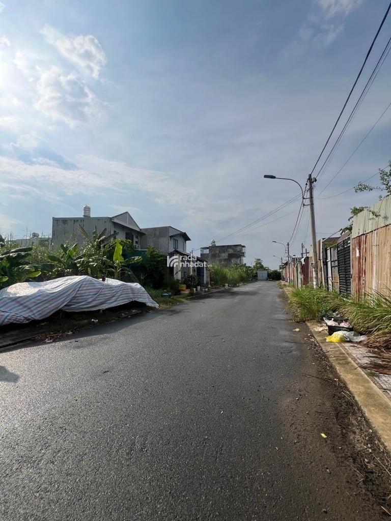 BÁN ĐẤTHẺM XE HƠI 113M2 6.X TỶ 4X28M BÌNH ĐÔNG QUẬN 8