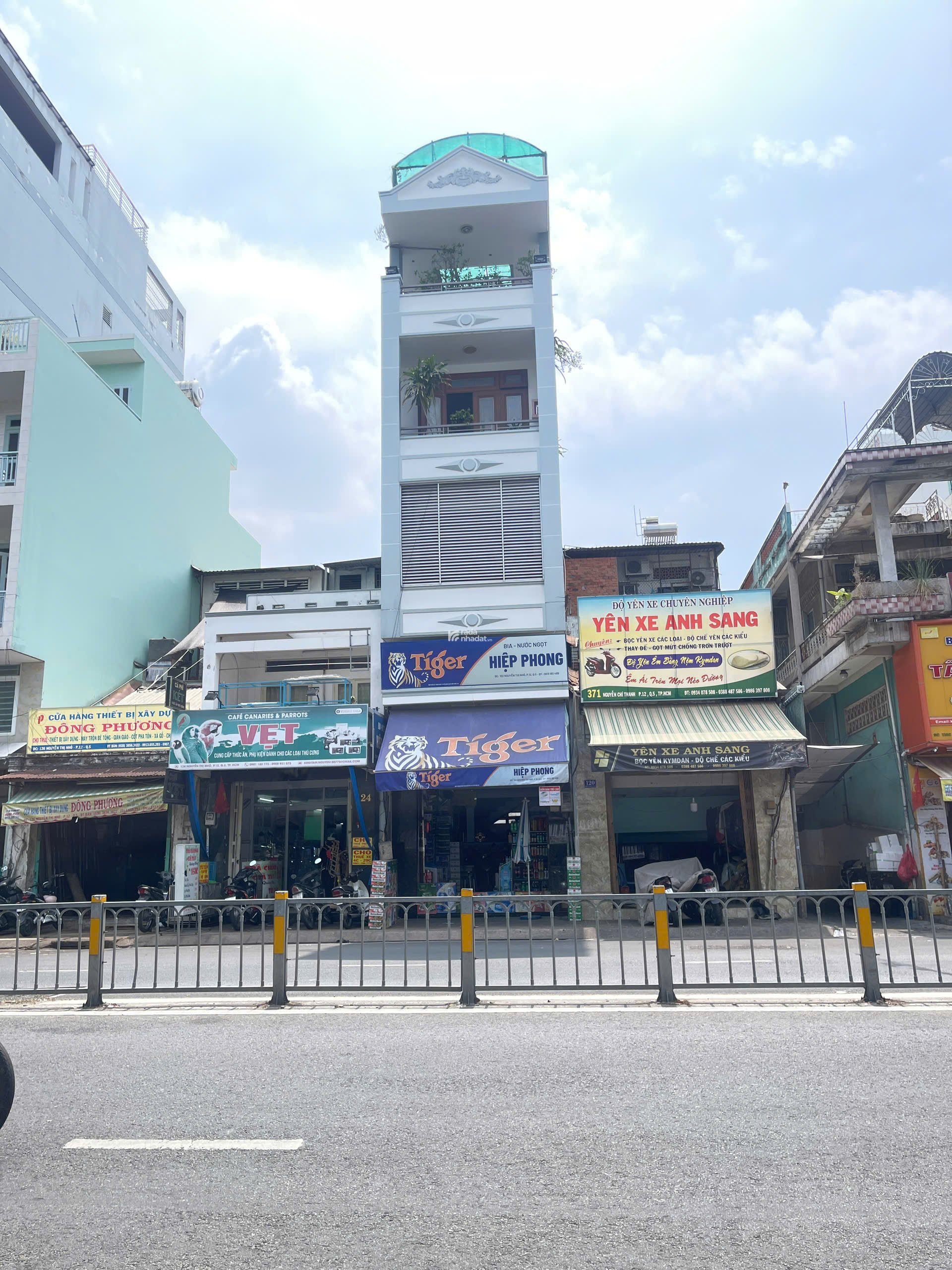 NHÀ ĐẸP MẶT TIỀN ĐƯỜNG  NGUYỄN TIỂU LA, QUẬN 10 (DT 4,5x14m) 5 tầng