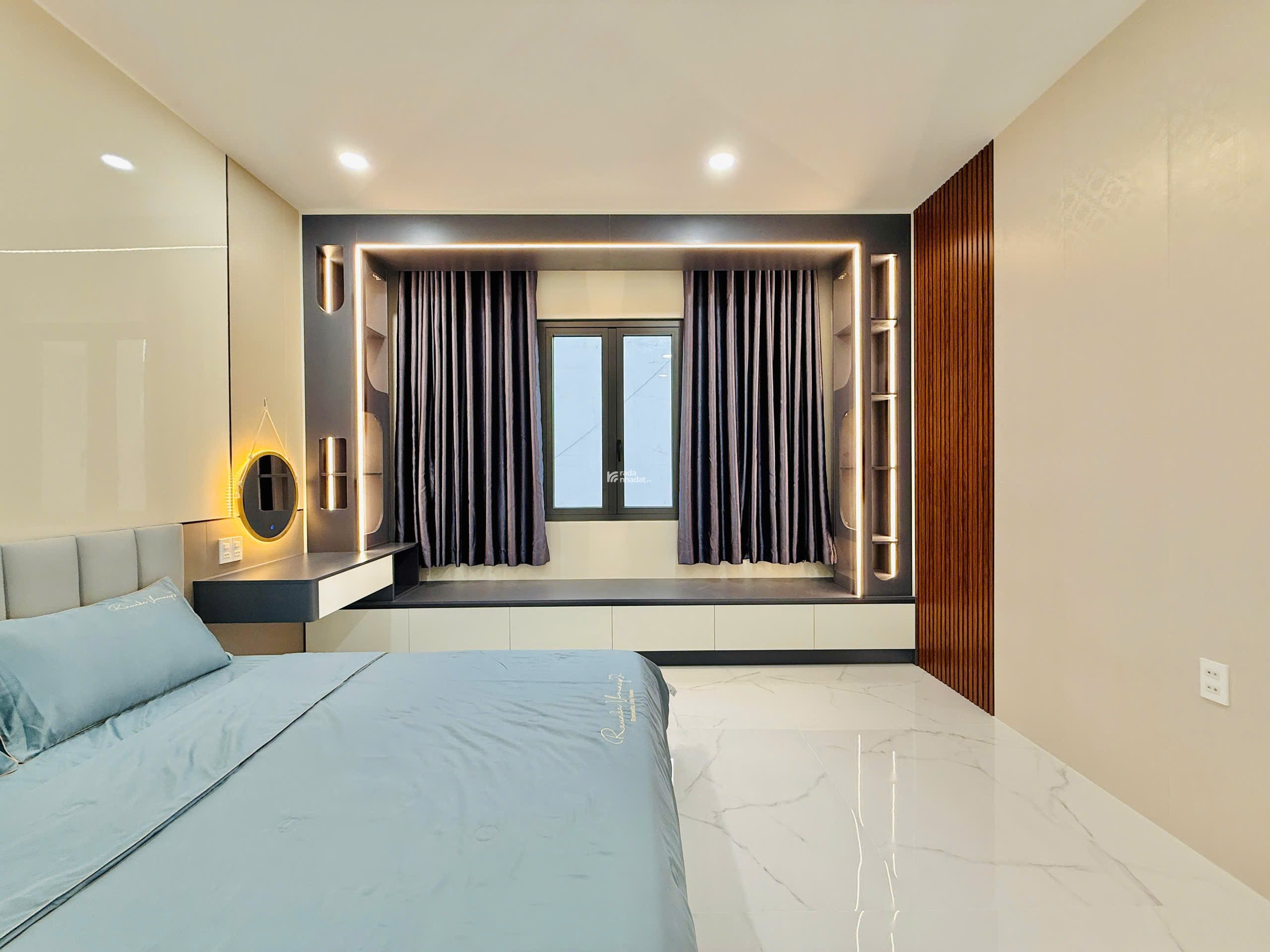 NHÀ ĐẸP MẶT TIỀN ĐƯỜNG  NGUYỄN TIỂU LA, QUẬN 10 (DT 4,5x14m) 5 tầng