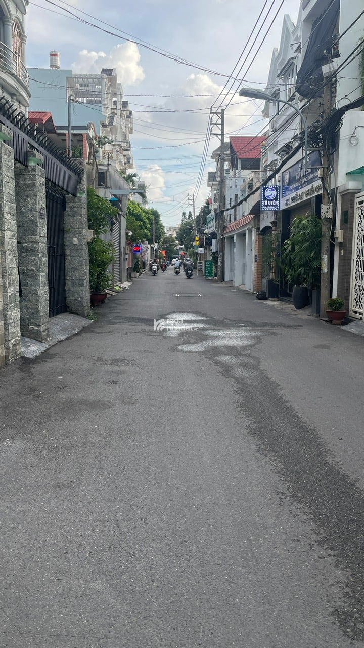 NHÀ PHỐ 2 MẶT TIỀN ÁNH SÁNG NGẬP TRÀN NGAY LÊ ĐỨC THỌ VÀ LÊ HOÀNG PHÁI P16-Q GÒ VẤ