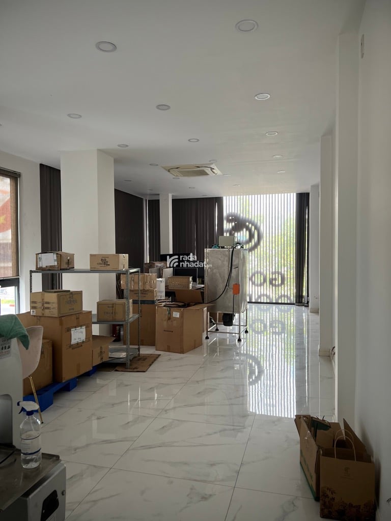 CĂN GÓC 2 MẶT TIỀN KHÚC KHÔNG CÓ NHÀ BÁN - KINH DOANH SẦM UẤT NHẤT CỘNG HOÀ - 4 TẦNG BTCT 