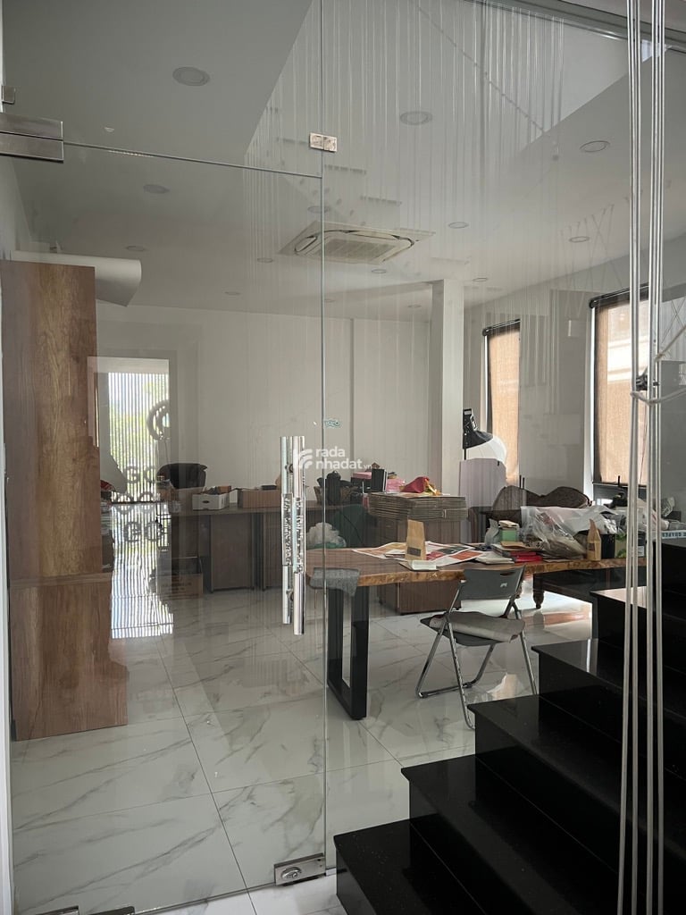 CĂN GÓC 2 MẶT TIỀN KHÚC KHÔNG CÓ NHÀ BÁN - KINH DOANH SẦM UẤT NHẤT CỘNG HOÀ - 4 TẦNG BTCT 