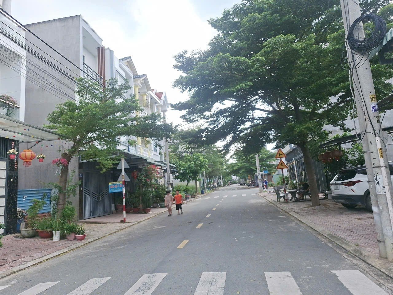 NGỘP BẠNK 3 _ KHU NHÀ Ở ĐẠT LẠT 2 TẠI DĨ AN TPHCM  NHÀ MẶT TIỀN 8M – KDC LÊ PHONG_4TẦNG CHỈ 4đ5Tl