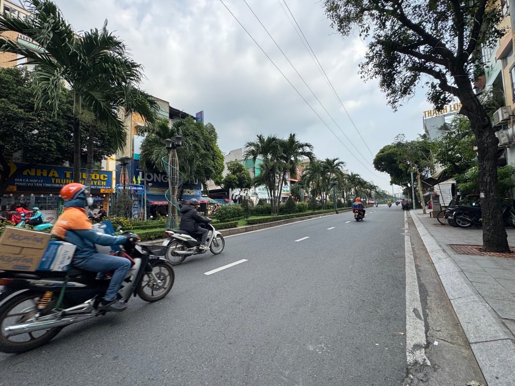 SÁT MT PHAN XÍCH LONG, PHÚ NHUẬN, 70M2 SẴN 4 TẦNG ĐÚC BTCT. GIẢM 350TR CHỈ 15.3T 