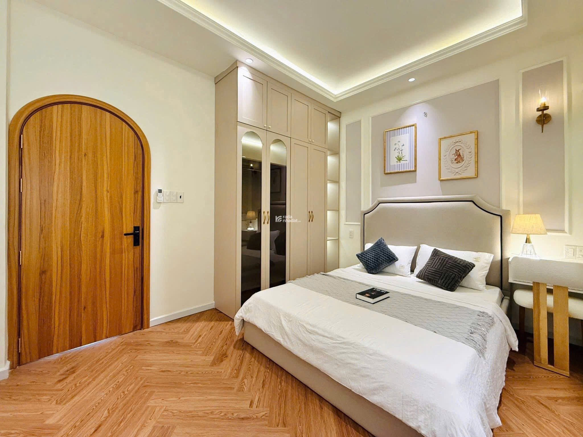 Cần bán gấp nhà Hoàng Hoa Thám P6 Bình Thạnh, DT 49,7m2 giá 2,65tỷ.