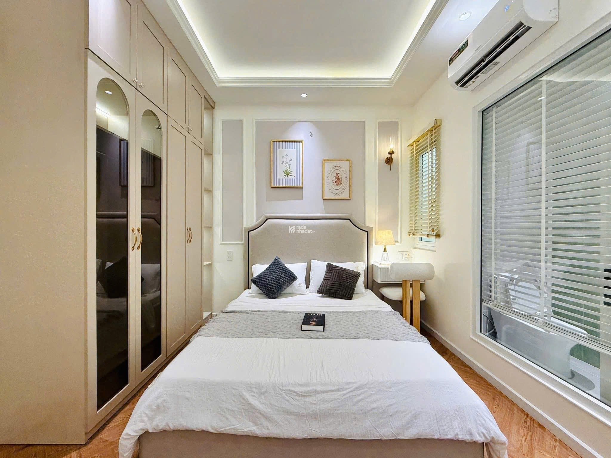 Cần bán gấp nhà Hoàng Hoa Thám P6 Bình Thạnh, DT 49,7m2 giá 2,65tỷ.
