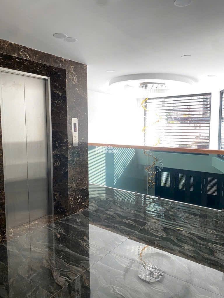 LÔ GÓC MT PHAN TÂY HỒ THANG MÁY NỞ HẬU TÀI LỘC DÒNG TIỀN - NGANG 4M