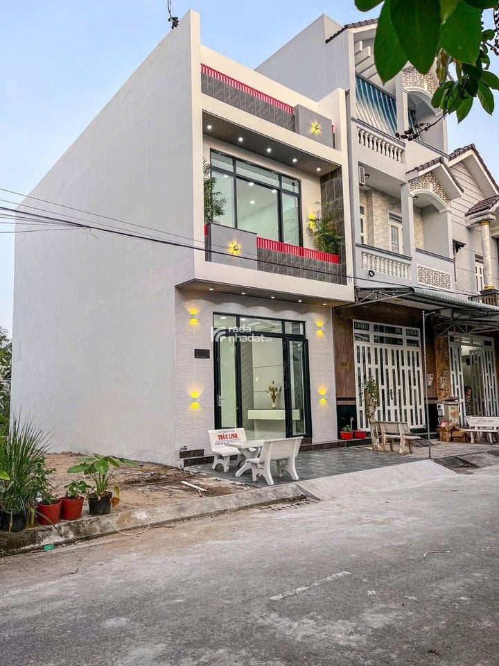 Nhà Phố Mới Xây Tại Lê Chí Dân - Thủ Dầu Một - Sổ Hồng Riêng - Hỗ Trợ Vay