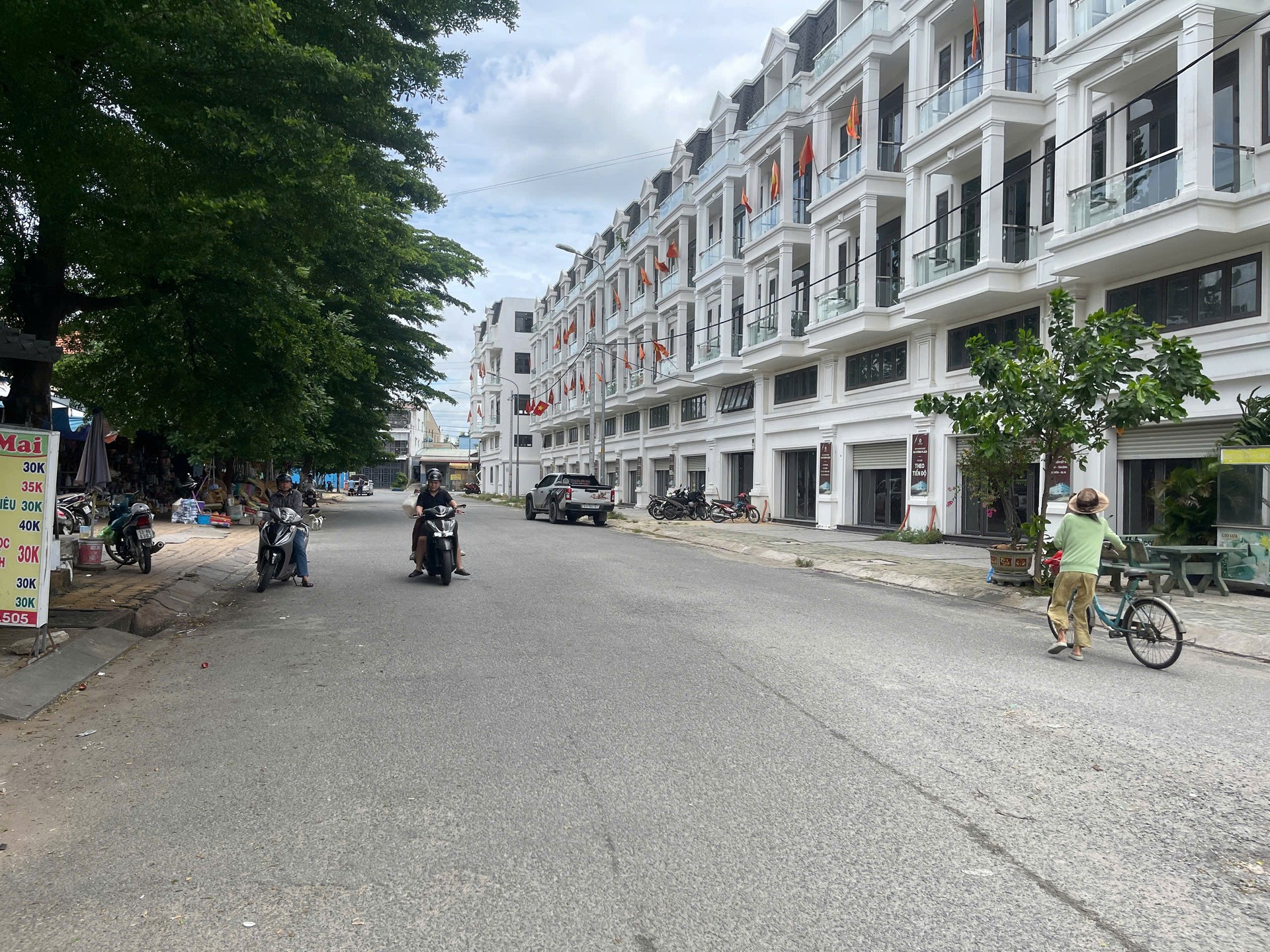 SIÊU PHẨM SHOPHOUSE KHU CHỢ AN SƯƠNG- LÔ GÓC 2 MẶT TIỀN ĐƯỜNG DD5 - 5 TẦNG - 7 X20M- 128M2 - 6PN 