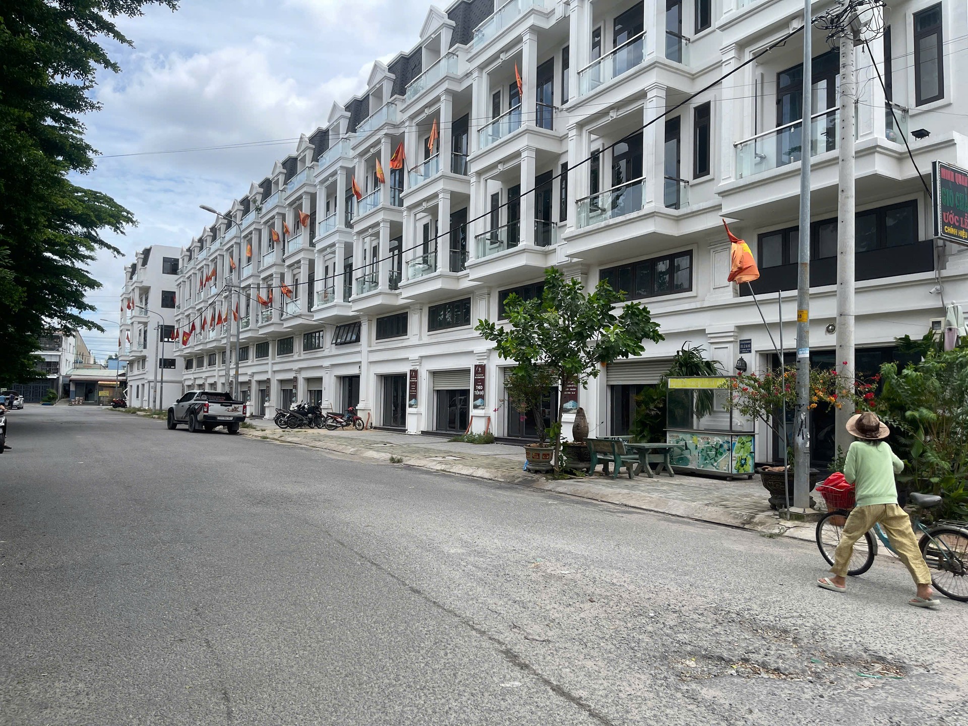 SIÊU PHẨM SHOPHOUSE KHU CHỢ AN SƯƠNG- LÔ GÓC 2 MẶT TIỀN ĐƯỜNG DD5 - 5 TẦNG - 7 X20M- 128M2 - 6PN 