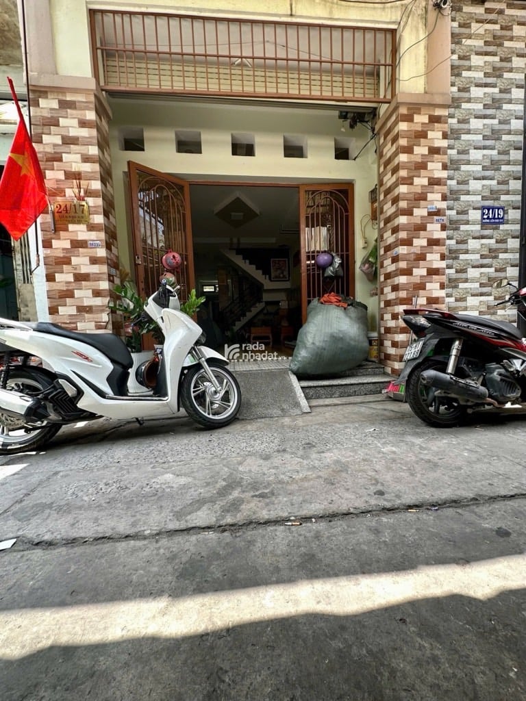 kết cấu : nhà 2 Tầng , trệt , lầu , 2pn , 2wc ..nhà 2 mặt tiền hẻm , nhà BTCT 