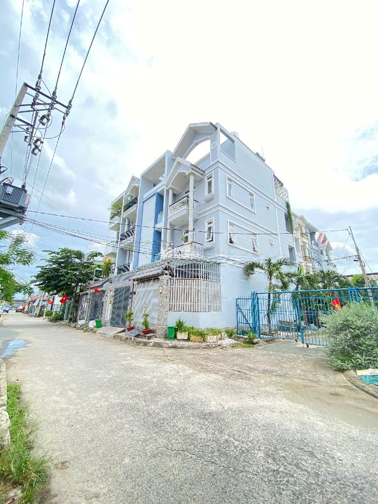 NHÀ ĐẸP Ở NGAY, HẺM XE HƠI TRÁNH NHAU HÀNG XÓM VẠN PHÚC CITY, 4X18 CHỈ 9,2 TỶ.