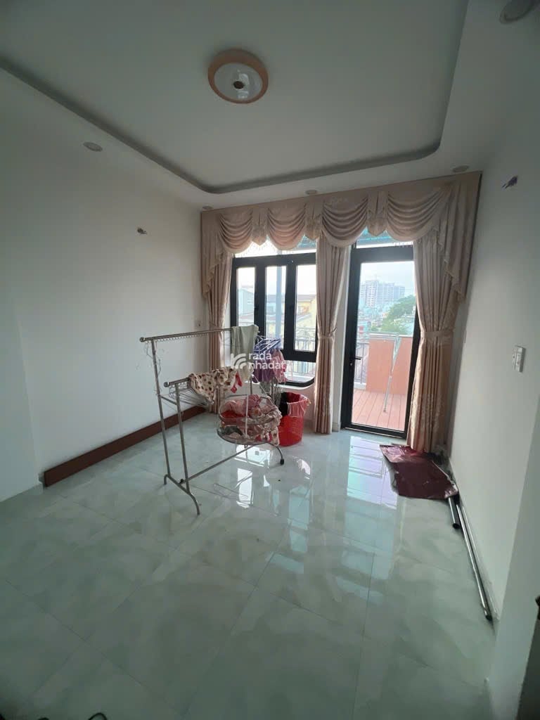 XE HƠI 16 CHỖ TỚI NHÀ  5 PHÚT LÀ Q1  NHÀ MỚI ĐẸP LUNG LINH GIỮA TRUNG TÂM Q8 