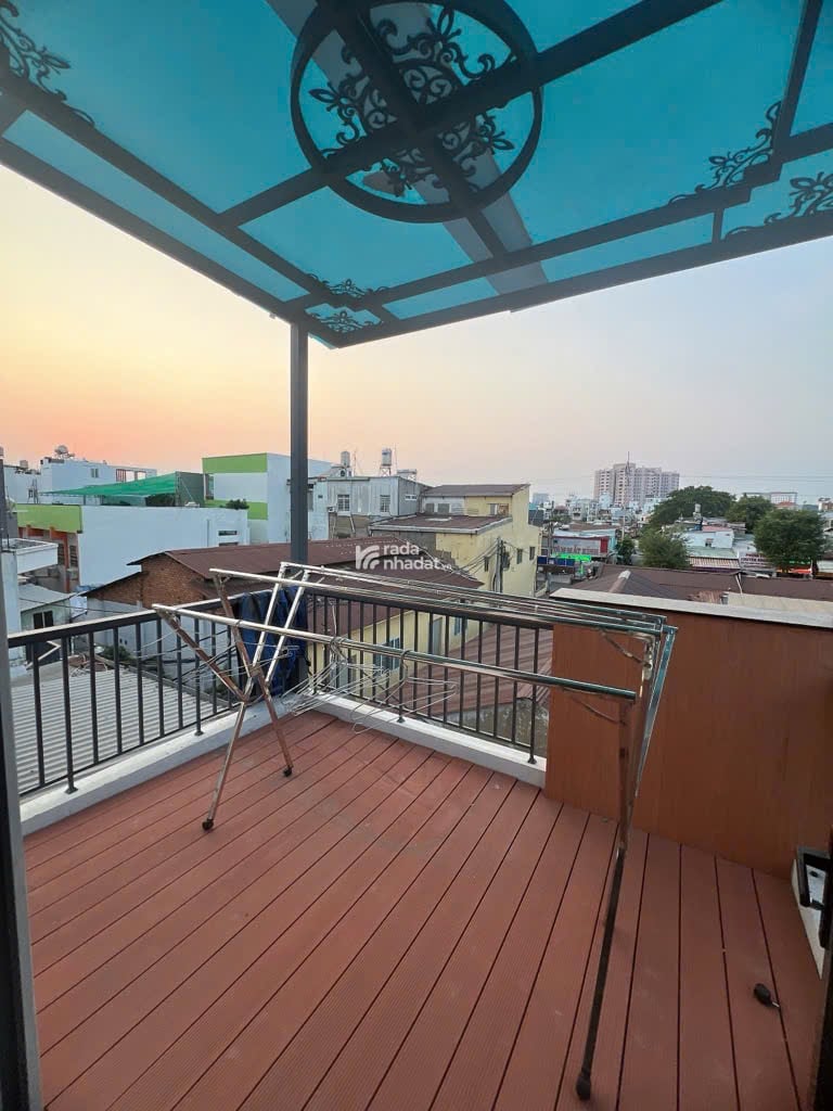 XE HƠI 16 CHỖ TỚI NHÀ  5 PHÚT LÀ Q1  NHÀ MỚI ĐẸP LUNG LINH GIỮA TRUNG TÂM Q8 