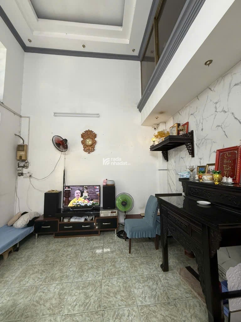 Ngang gần 6M - hẻm 4M - 2 tầng có kết cấu - sát mặt tiền Trần Xuân Soạn -nhỉnh 5T còn TL