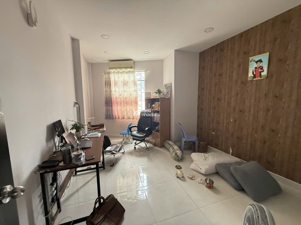 BÁN NHÀ 3 TẦNG ĐẸP _PHẠM THẾ HIỂN, Q.8 -DỌN VÀO Ở NGAY.