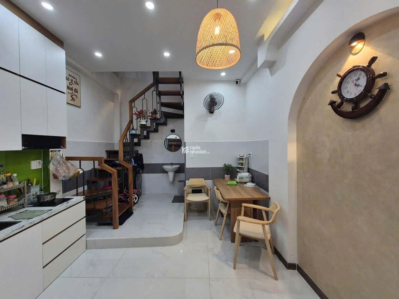 NHỈNH 5 TỶ NHÀ MỚI ĐẸP 3 TẦNG NGUYỄN TRI PHƯƠNG Q10