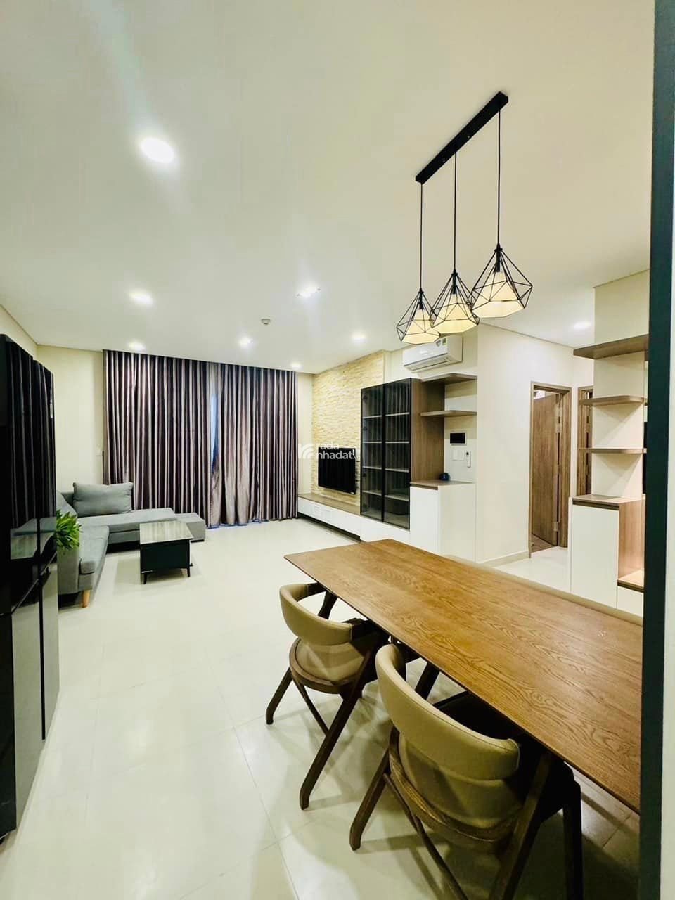 Cho thuê căn hộ 2 phòng ngủ view golf triệu đô siêu đỉnh chỉ 10triệu chung cư cao cấp Lê Phong