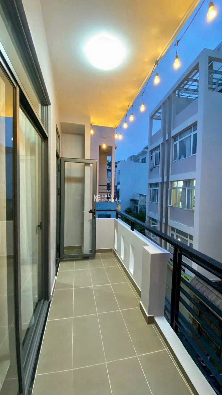 Nhà giá siêu ngộp ngay Cách Mạng Tháng 8 Quận 10, 4PN 5WC full nội thất, SHR giá nhỉnh 4 tỷ TL