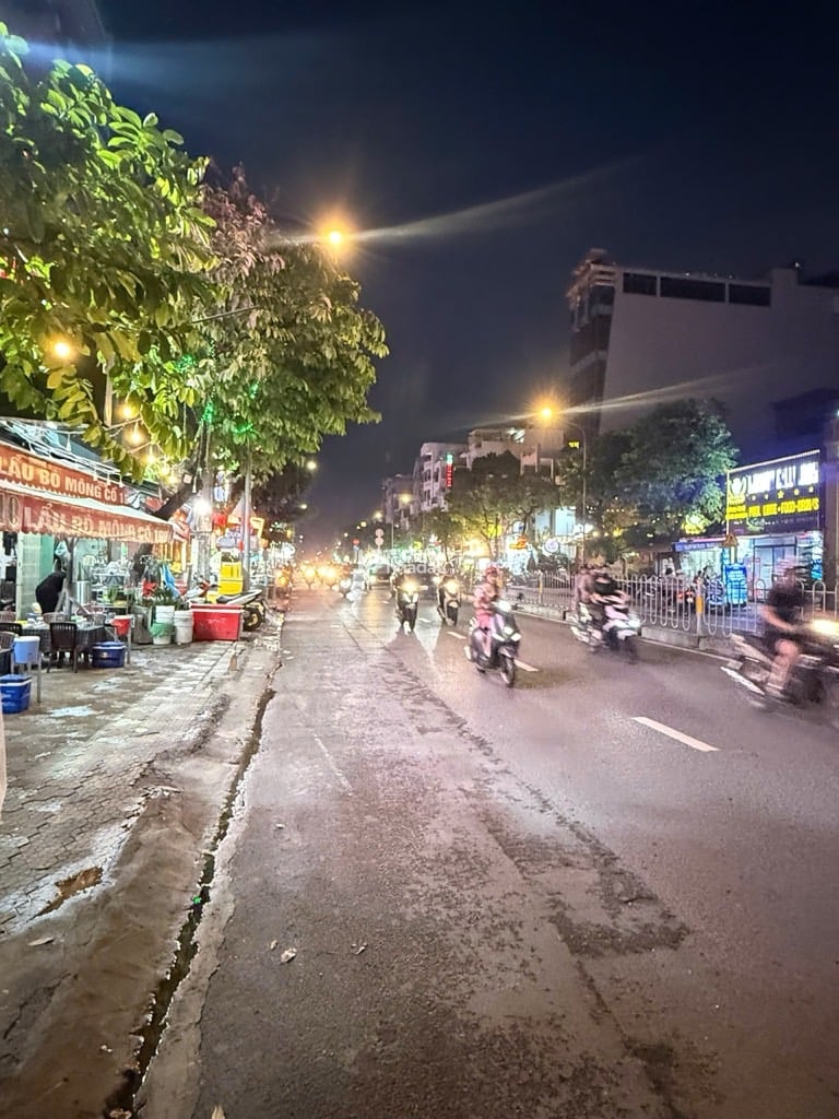 BÁN NHÀ MẶT TIỀN ĐƯỜNG NGUYỄN VĂN LƯỢNG 4.2x11.5, CÓ DÒNG TIỀN ỔN ĐỊNH, CHỈ NHỈNH HƠN 10TỶ.