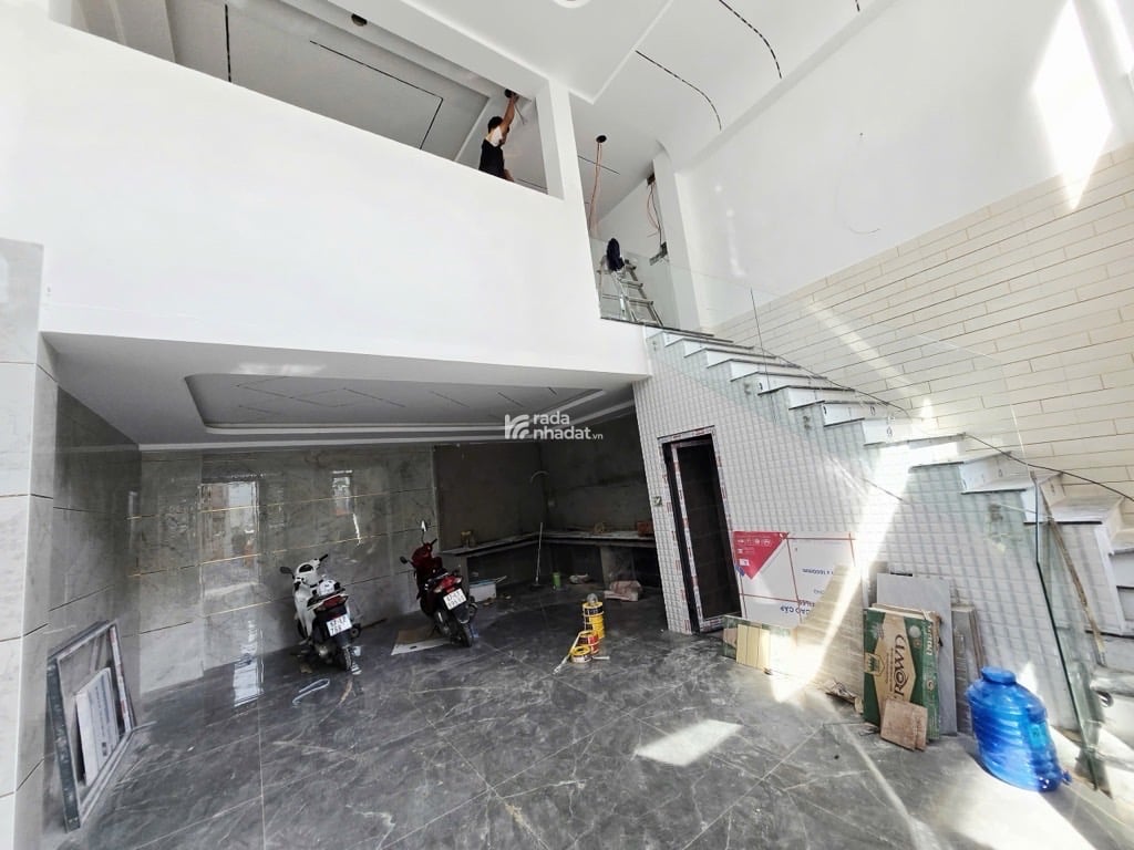 Chiến lược - BTĐ BÌNH TÂNGIÁ 6,850 tỷMô tả Nhà xây dựng từ đất lên, mới 100% Nhà mới đẹp 5 tầng 1 