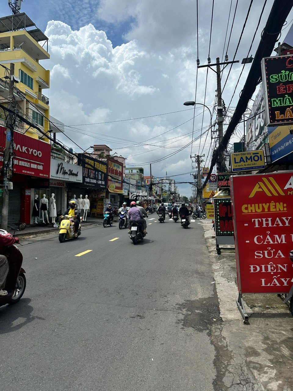 16,5 TỶ , NHÀ 4 TẦNG GÓC 2 MẶT TIỀN NGUYỄN HỮU TIẾN , Q. TÂN PHÚ  5X 21M 