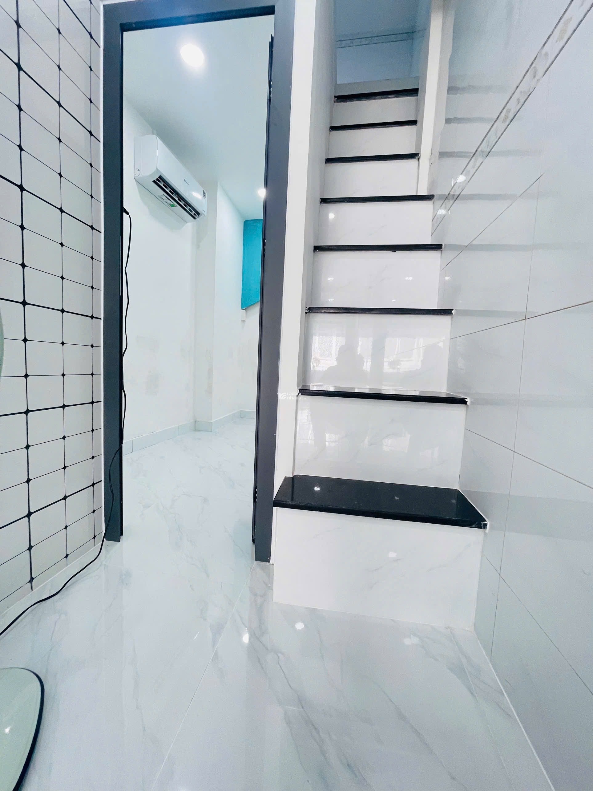 CHỈ HƠN 2 TỶ SỞ HỮU HỘ KHẨU SÀI GÒN-BÁN NHÀ đối diện Trường ĐH Văn Lang-Phan Văn Trị 