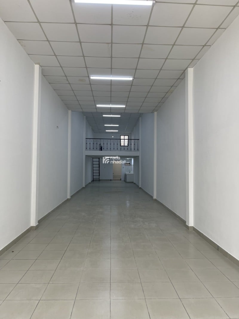 Bán nhà mặt tiền Tân Bình-cạnh chợ-ngang 4m-sổ vuông-kinh doanh sầm uất-giá tốt