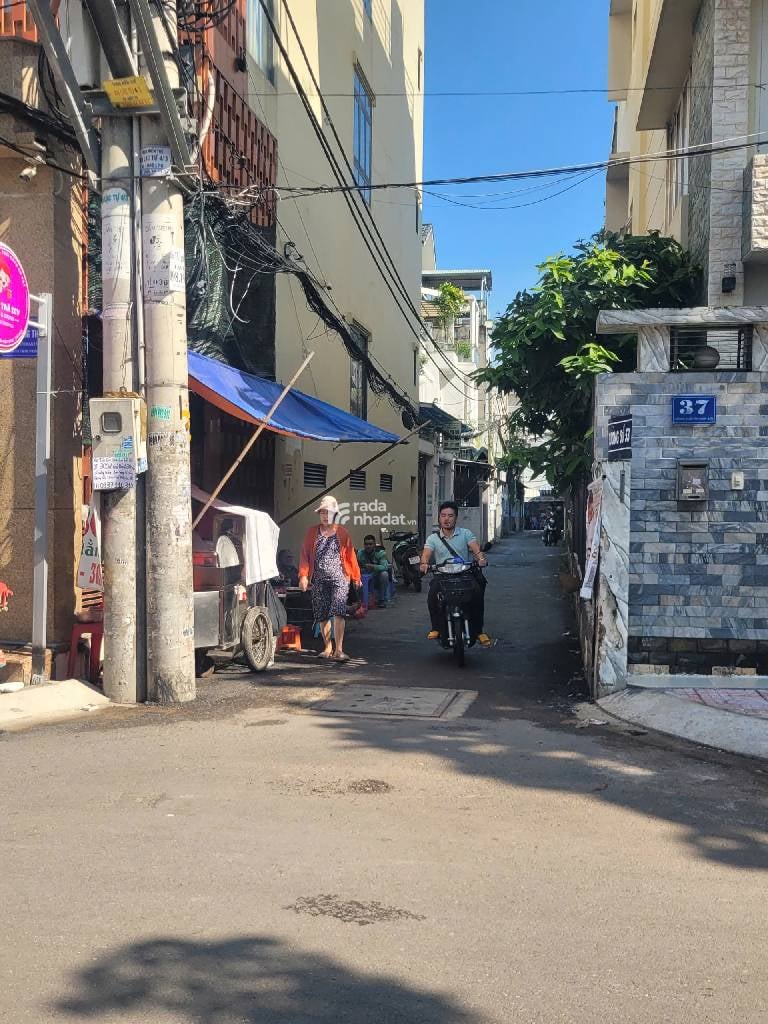 RA GẤP LÔ ĐẤT MẶT TIỀN, NGANG HIẾM GẦN 7m; NGAY CHỢ HIỆP BÌNH; 82m2 NHỈNH 4 TỶ.