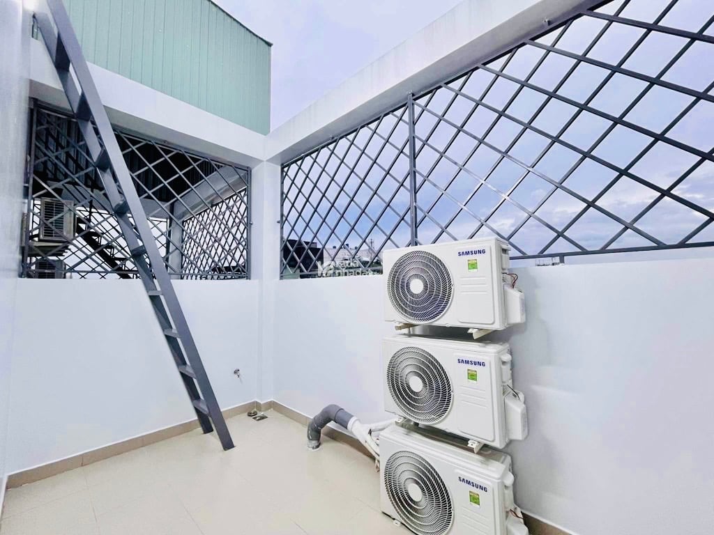 NHÀ MỚI LÔ GÓC – HXH THÔNG – 2P AEON – CHỢ TÂN HƯƠNG – 60M2 NGANG 5 – 5 TẦNG FULL NỘI THẤT CHỈ 8.X
