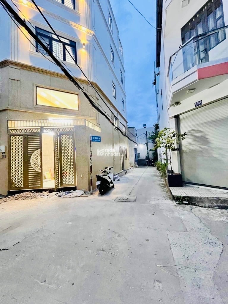 NHÀ MỚI LÔ GÓC – HXH THÔNG – 2P AEON – CHỢ TÂN HƯƠNG – 60M2 NGANG 5 – 5 TẦNG FULL NỘI THẤT CHỈ 8.X
