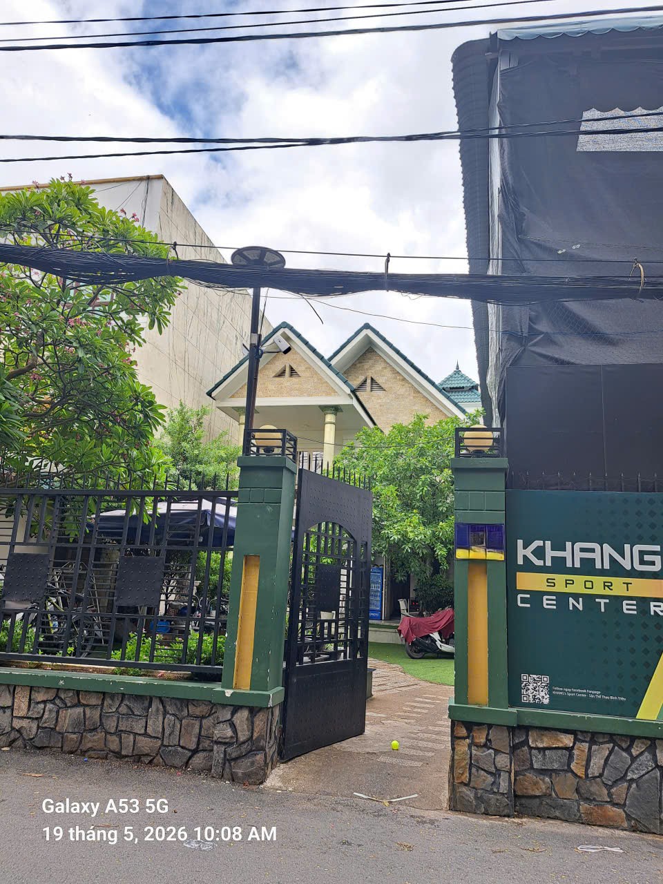 NHÀ ĐẸP TRÊN KHU ĐẤT VUÔNG VỨC 3 MẶT TIỀN SÁT PHẠM VĂN ĐỒNG 1810m2 CHỈ 250 TỶ.