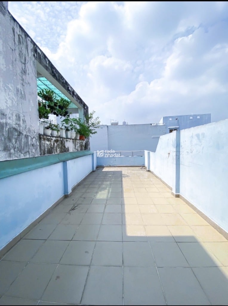 NHÀ 4 TẦNG BTCT - SÁT ĐƯỜNG LẠC LONG QUÂN - TÂN BÌNH - DT 56M2 - NỞ HẬU NHẸ - HẺM XE HƠI 