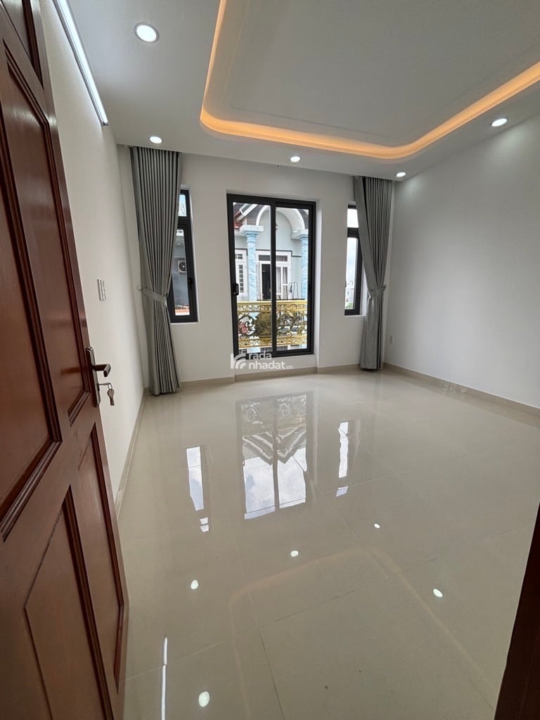 NHÀ MỚI ĐẸP - 4PN  - CHỈ XÁCH VALI VÀO Ở