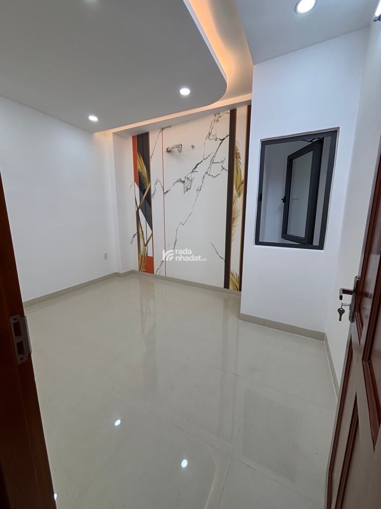 NHÀ MỚI ĐẸP - 4PN  - CHỈ XÁCH VALI VÀO Ở