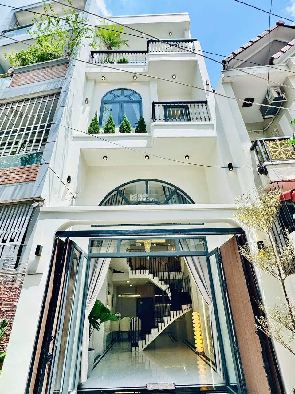 Xoay vốn bán gấp nhà 48m2, đường Hồng Lạc, P. 10, Tân Bình, cho thuê 14tr/tháng