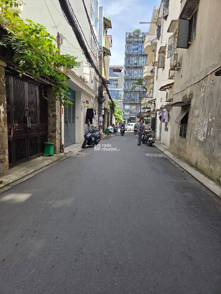 HẺM XE HƠI HOÀNG HOA THÁM, PHÚ NHUẬN, 82M2 TIỆN XÂY. GIẢM 550TR CHỈ 16T 