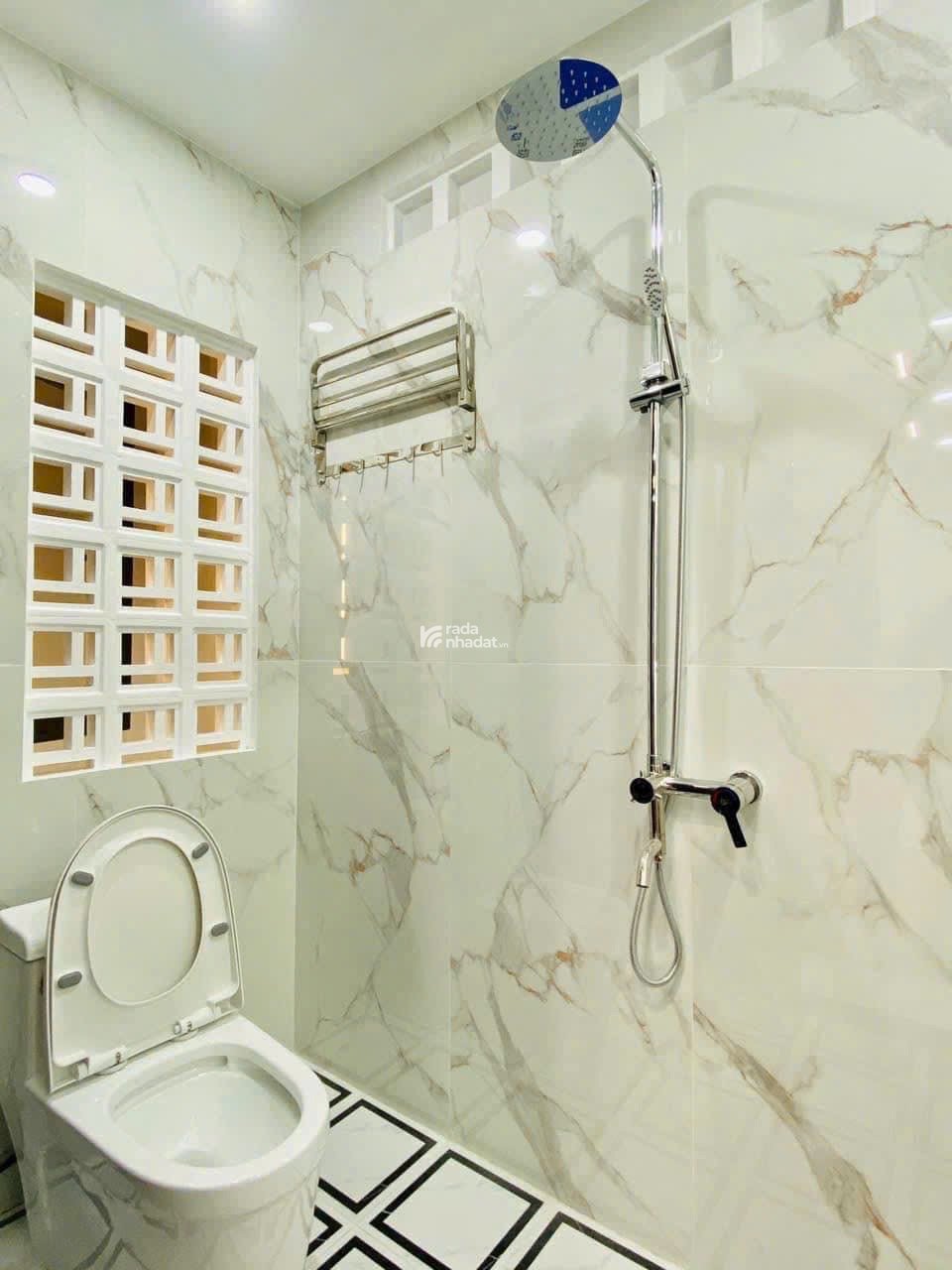 Bán nhà tặng nội thất Nguyễn Trãi P14 Q5 giá 3tỷ100tr DT 62.5m2