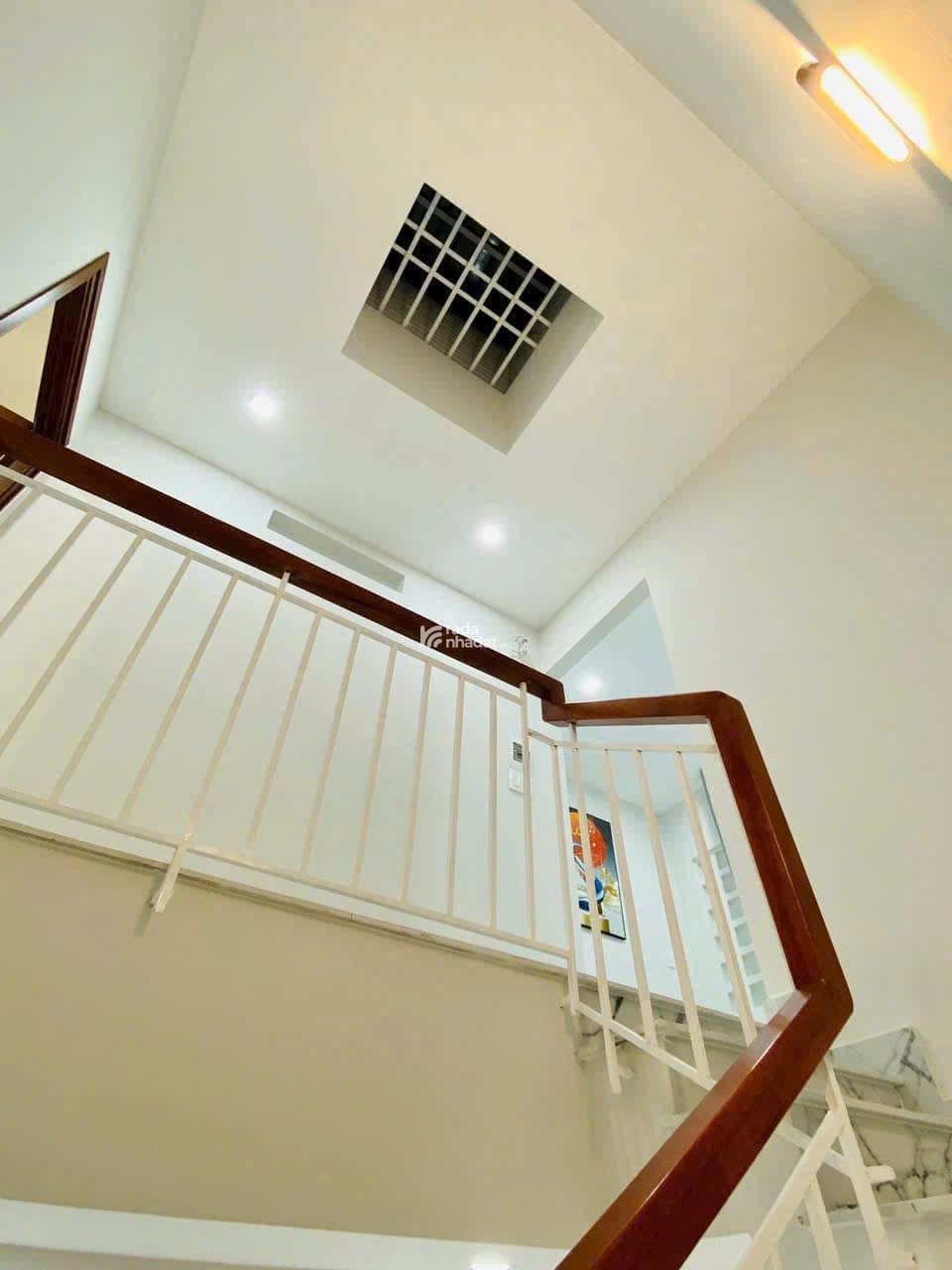 Bán nhà tặng nội thất Nguyễn Trãi P14 Q5 giá 3tỷ100tr DT 62.5m2