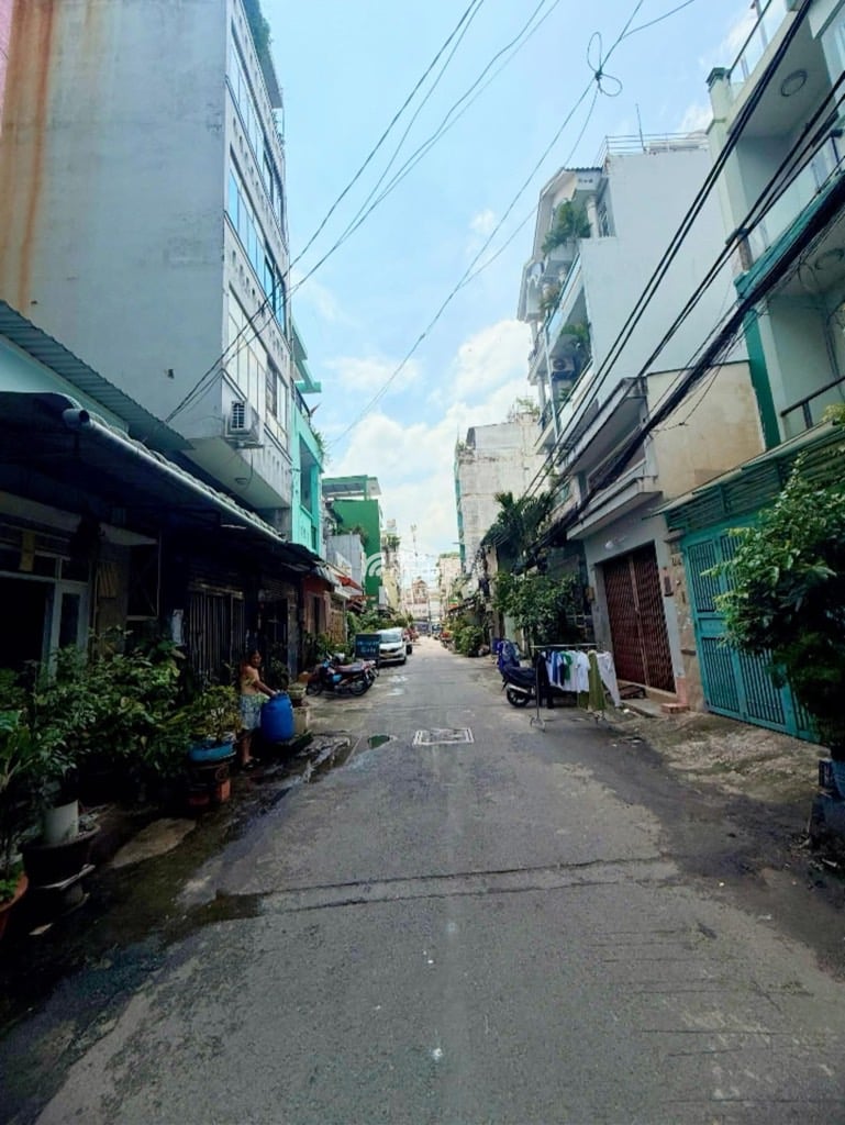 NHÀ 5 TẦNG BTCT - 64M2 - TẬN 12 PHÒNG CHO THUÊ CHDV - NGAY KHU VIP LÊ VĂN QUỚI 