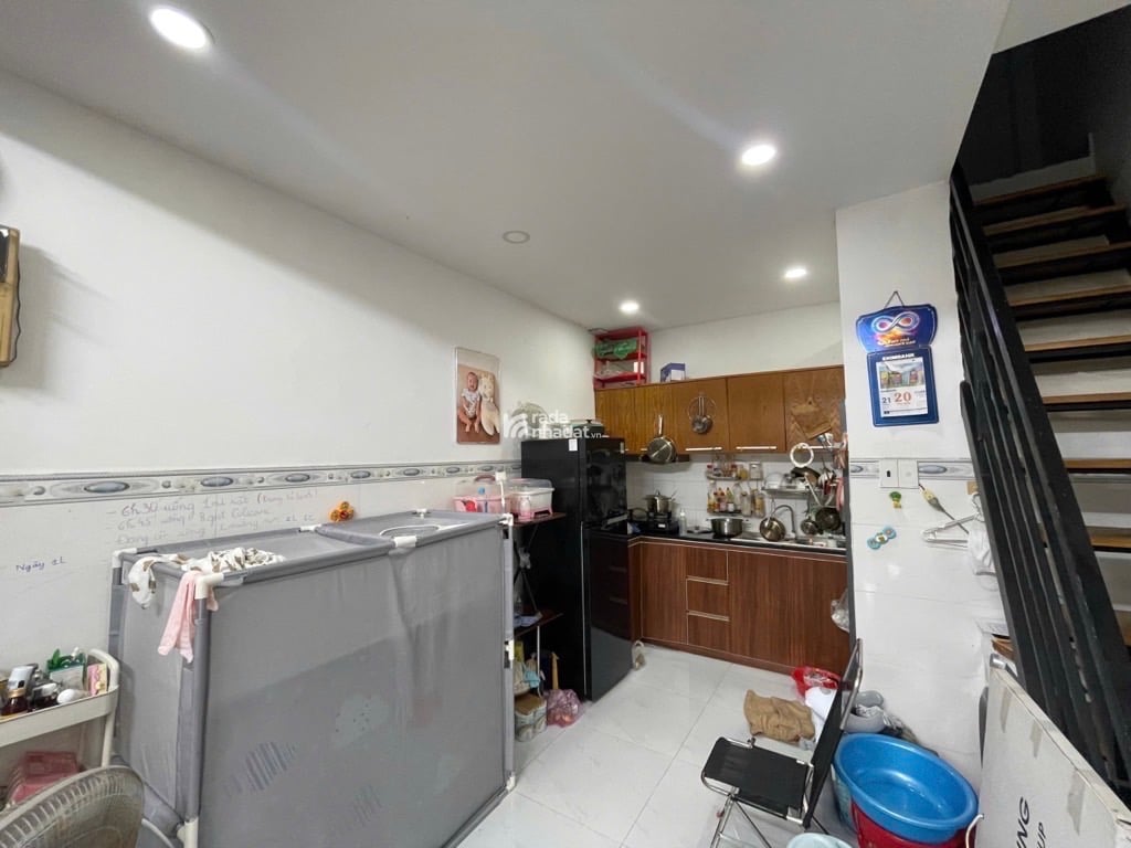 SÁT SÂN BAY, HẺM XE HƠI HOÀNG VĂN THỤ, PHÚ NHUẬN, 72M2 CÓ KC Ở NGAY. GIẢM 350TR CHỈ 21.5T TL 