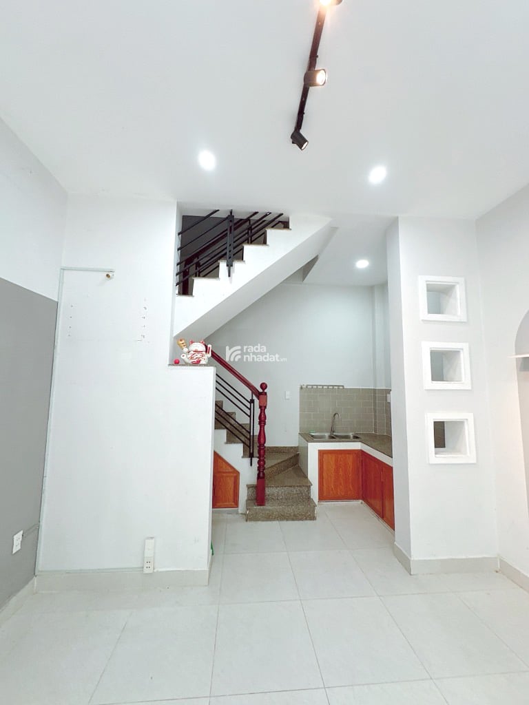 Mặt tiền kinh doanh đường đô đốc long 3 lầu 4x8M giá chỉ 5,85 tỉ