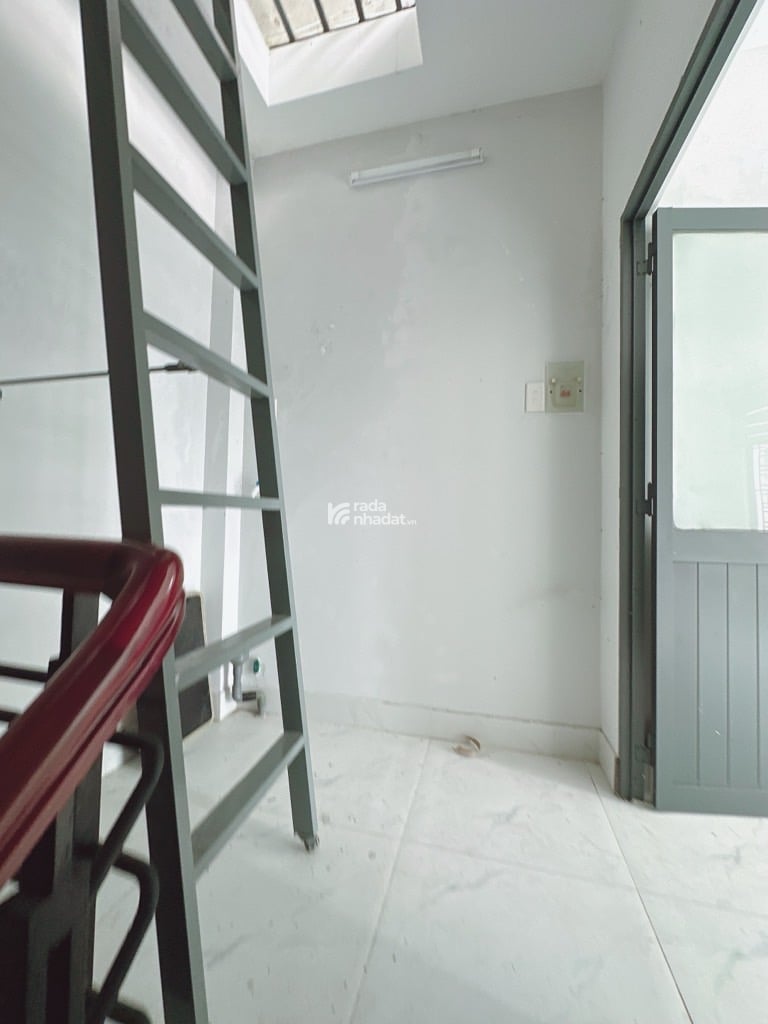 Mặt tiền kinh doanh đường đô đốc long 3 lầu 4x8M giá chỉ 5,85 tỉ