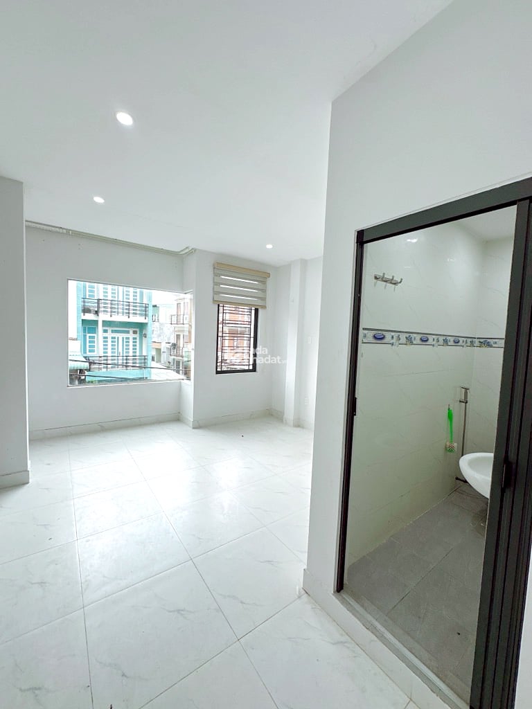 Mặt tiền kinh doanh đường đô đốc long 3 lầu 4x8M giá chỉ 5,85 tỉ