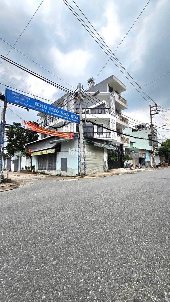 NHÀ GÓC 2 MẶT TIỀN HẺM ĐƯỜNG SỐ 3. VỊ TRÍ CỰC ĐẸP -  CẠNH BÌNH LONG - GIÁP TÂN PHÚ-CHỈ 3.65 TỈ TL