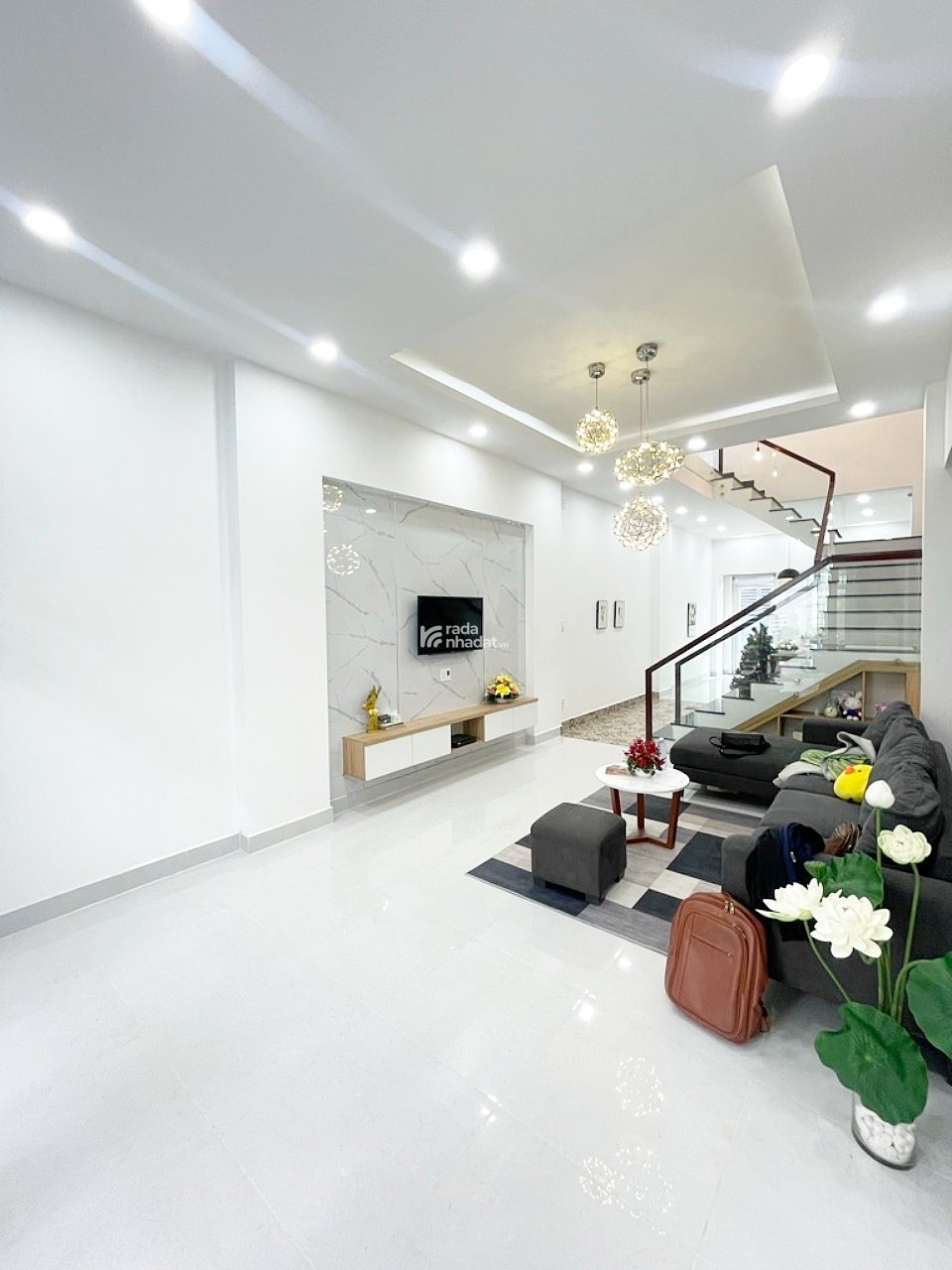 BÁN NHÀ LÊ CÔNG PHÉP 56M2 3 TẦNG 3 PHÒNG NGỦ CHỈ 5.25 TỶ HẺM XE HƠI 8M THÔNG QUẬN 6 LÝ CHIÊU HOÀNG 