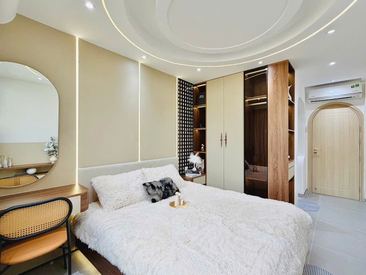 Bán nhà hẻm rộng Lò Siêu, P16, Quận 11, 9 tỷ, sổ riêng, xung quanh tiện ích đầy đủ 