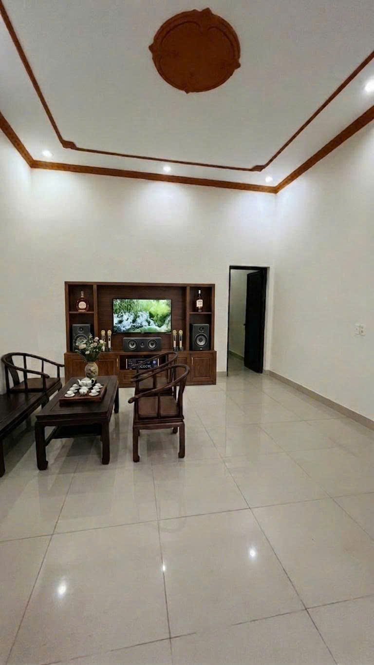 SIÊU PHẨM: GIÁ ĐẦU TƯ, MẶT TIỀN KD ĐẸP, 124M2 NGANG 4.7, NGAY LÊ VĂN VIỆT, HƠN 8 TỶ